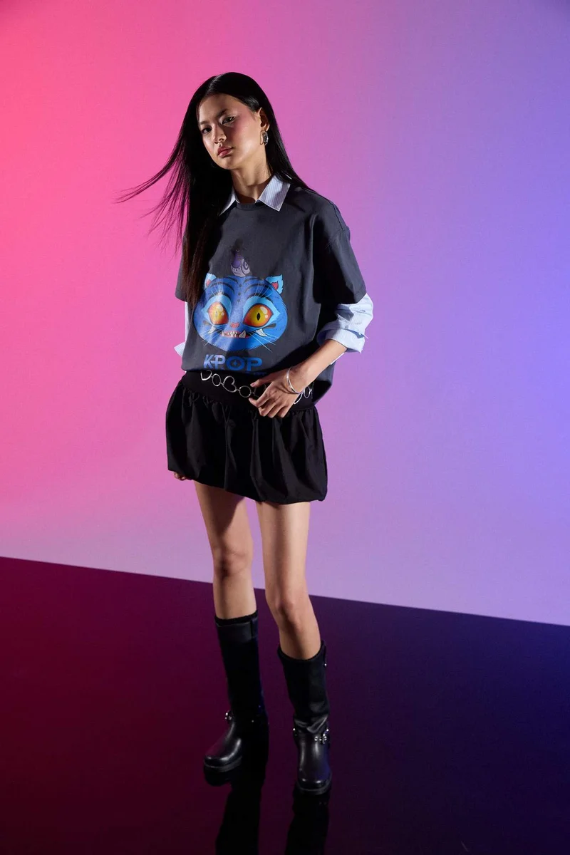 ديفاكتو Plus size Kpop - Devil Hunters T-shirt
