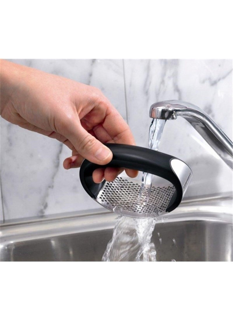 LEIFHEIT Knob Garlic Crusher  - Image 4