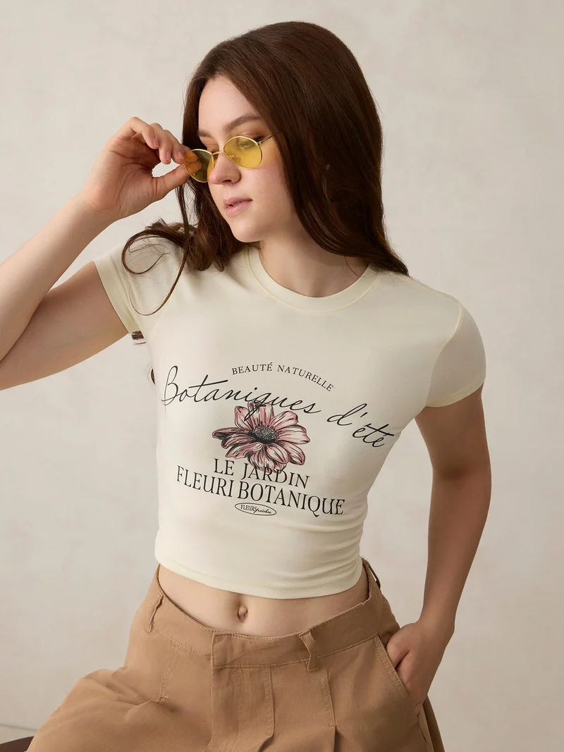 أوجيدر Off White Graphic Cropped T-Shirt