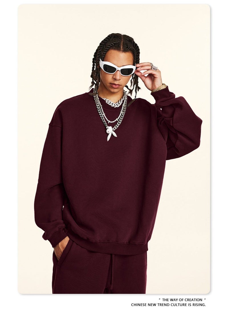 بى طقم هودي جديد من ماركة أمريكية عصرية لعام ٢٠٢٥، مكون من قطعتين: هودي بأكمام طويلة مبطن بالفرو وياقة دائرية، وبنطال رياضي بقصة مستقيمة، طقم كاجوال للجنسين (أحمر). - Image 4