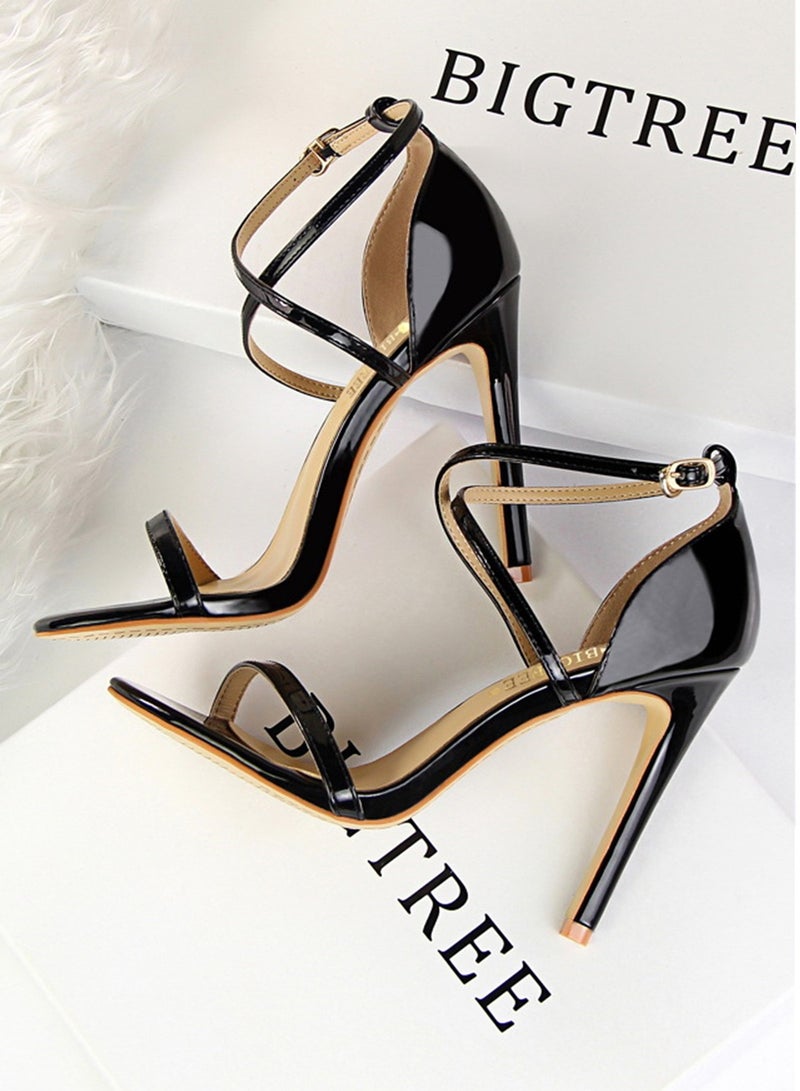 BIGTREE حذاء بكعب عالٍ صيفي أوروبي وأمريكي مقاس 11 سم مع أشرطة متقاطعة مجوفة باللون الأسود - Image 2