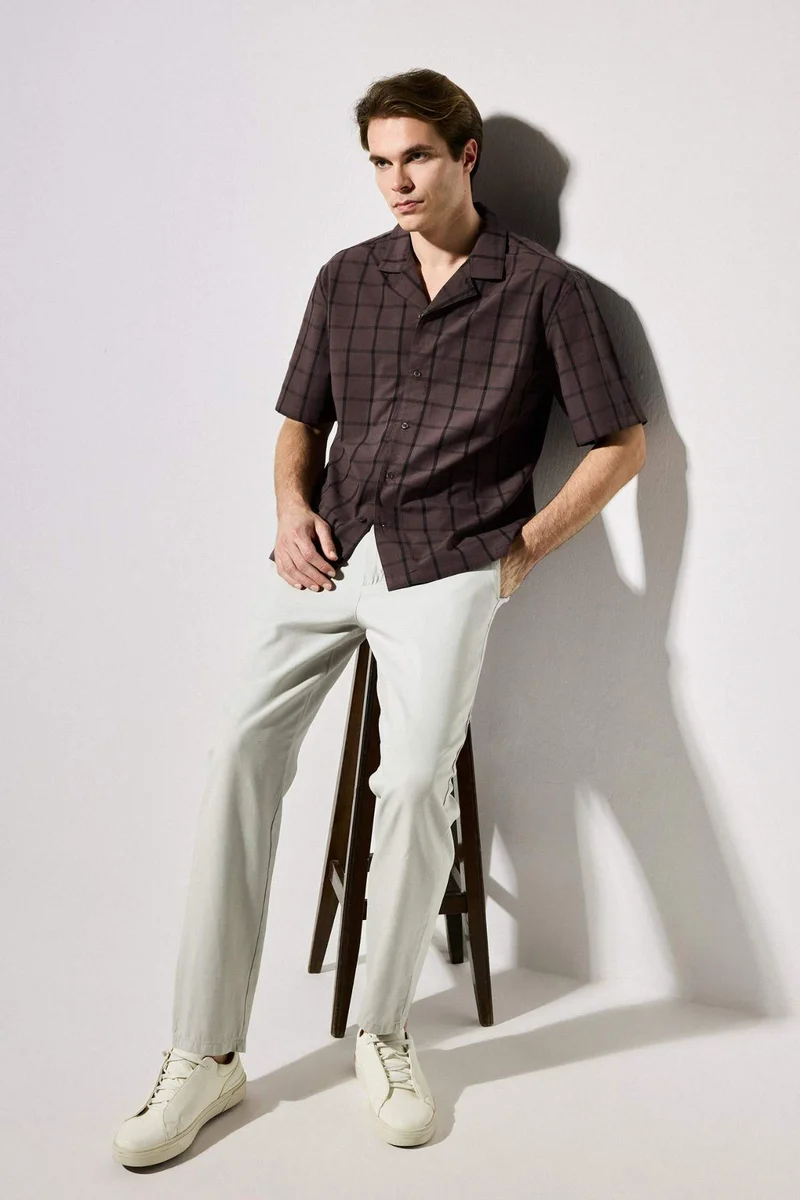 Regular Fit Elastic Waist Straight Leg Jeans