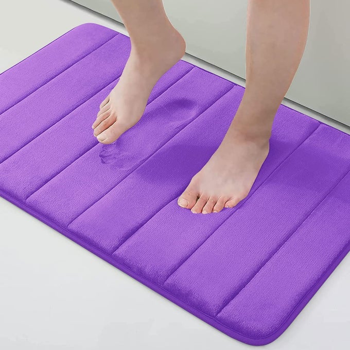 MEMORY FOAM BATH MAT 24 X 16 ULTRA SOFT AND NONSLIP BATHROOM RUGS WATER ABSORBENT AND MACHINE WASHABLE BATH RUG FOR BATHROOM SHOWER AND TUB PURPLE