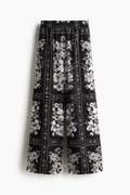 اتش اند ام black with white floral pattern