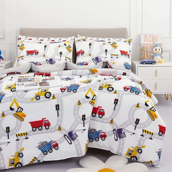 TWIN COMFORTER SET FOR BOYS KIDS BRUSHED MICROFIBER TWIN BEDDING SET 5 PIECES MACHINE WASHABLE BED IN A BAG WITH SOFT COMFORTERS SHEET SET SHAMS EXCAVATOR CAR TRUCK PRINTED