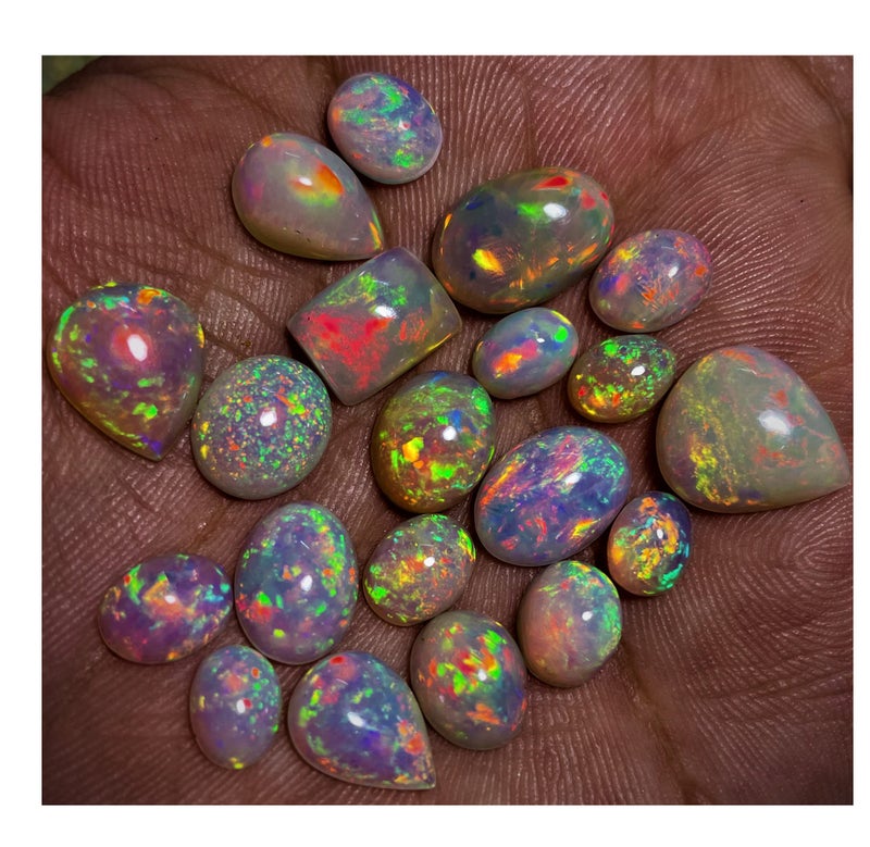 GEMWORLDJAIPUR أحجار أوبال كابوشون، أوبال طبيعي كابوشون مفكوك، أوبال إثيوبي كابوشون حجر كريم مفكوك، أوبال طبيعي لصنع المجوهرات، لف الأسلاك (4-6 مم 2 قيراط 7-10 قطع) - Image 1
