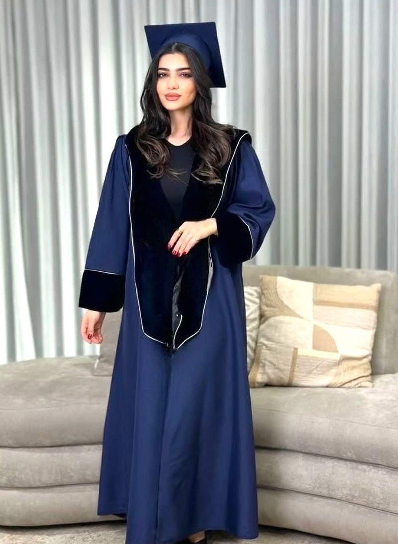 طقم تخرج بناتي فاخر باللون الكُحلي الغامق – مكوّن من 3 قطع (روب + وشاح سادة قابل للتطريز + قبعة) – تصميم راقٍ للبنات من المتوسط إلى الجامعة لإطلالة مميزة في يوم التخرج - Image 1