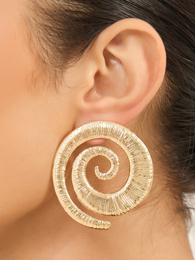 Styli Styli Oversized Shell Dangle Earrings  - Image 2
