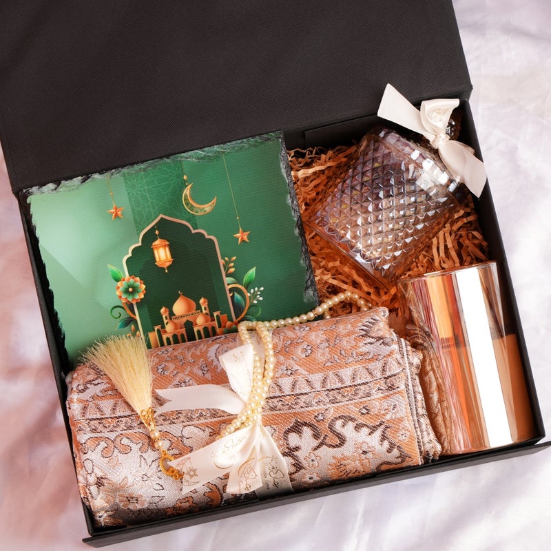 Ramadan Gift Box, Perfect for Eid - Set includes prayer mat, candle and Decor