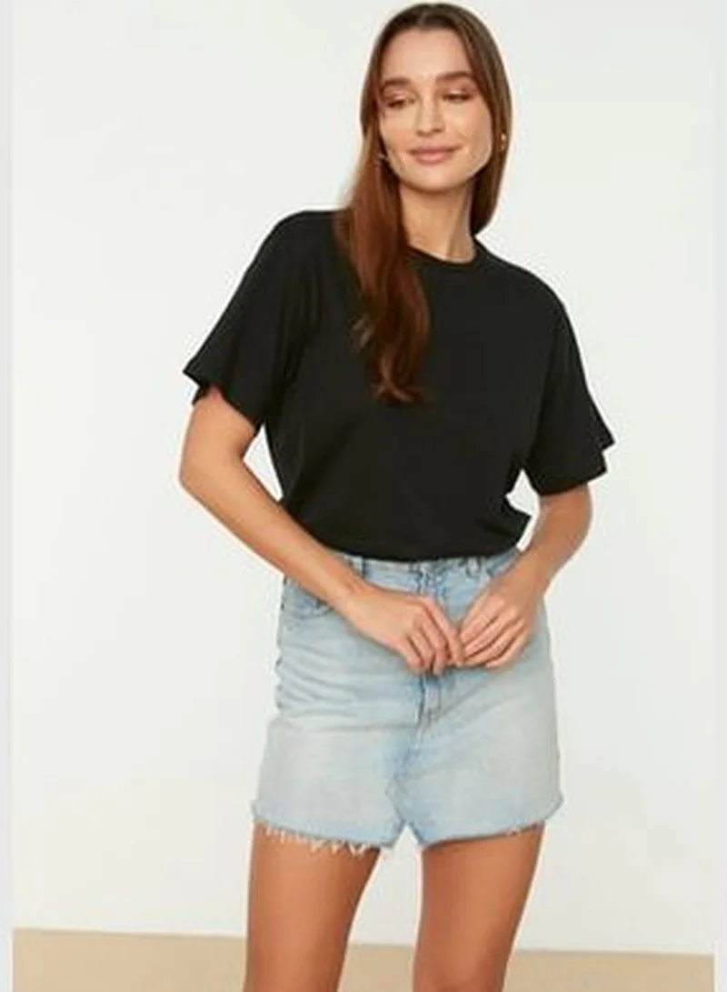 trendyol Black 100% Cotton Boyfriend/Wide Fit Crew Neck Knitted T-Shirt TWOSS20TS0134