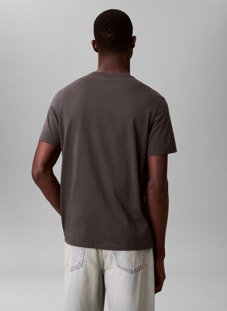 كالفن كلاين تيشيرت بياقة دائرية مزين برسمة - Image 2