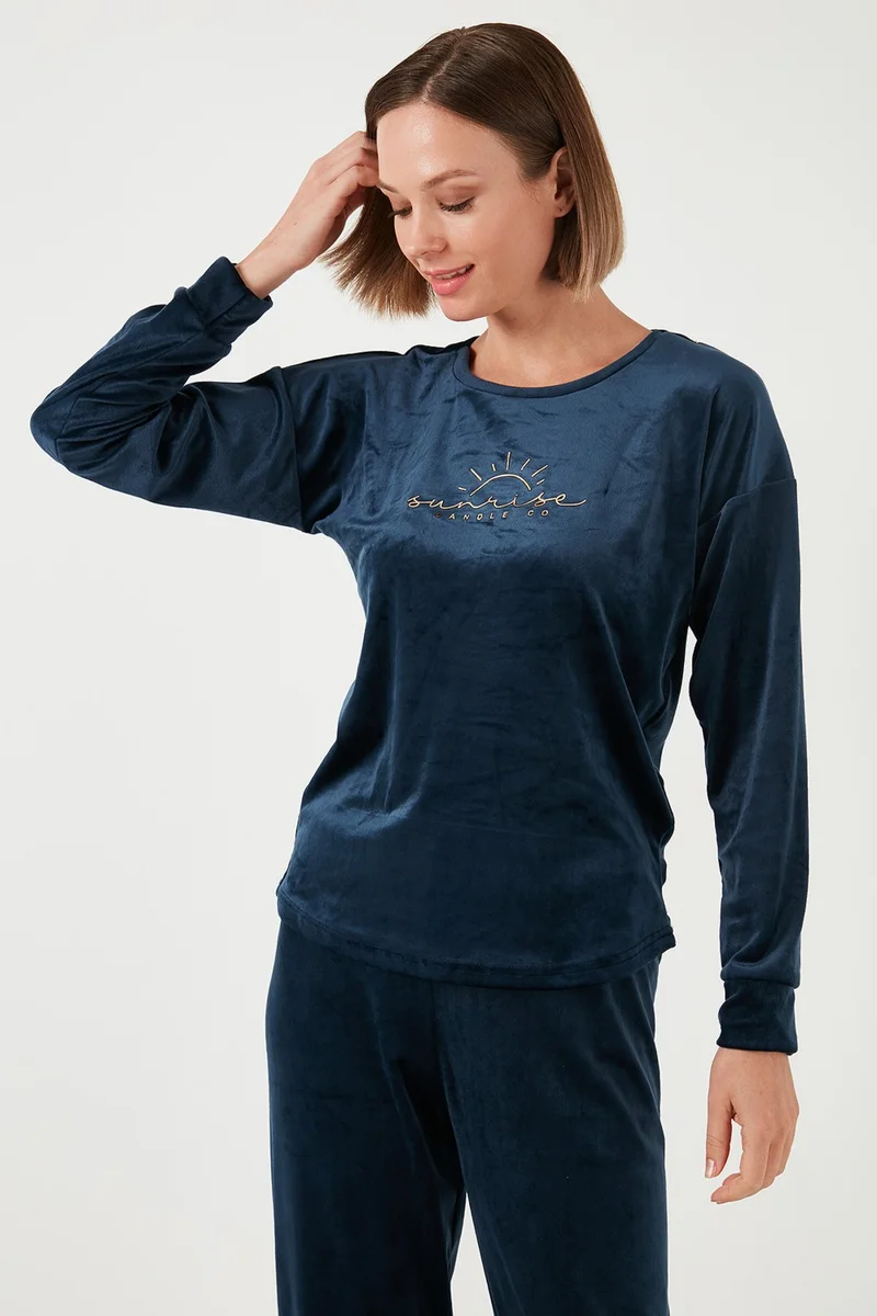 Lela Standard Fit Crew Neck Soft Velvet Pajama Set Women's Pajama Set 6094201