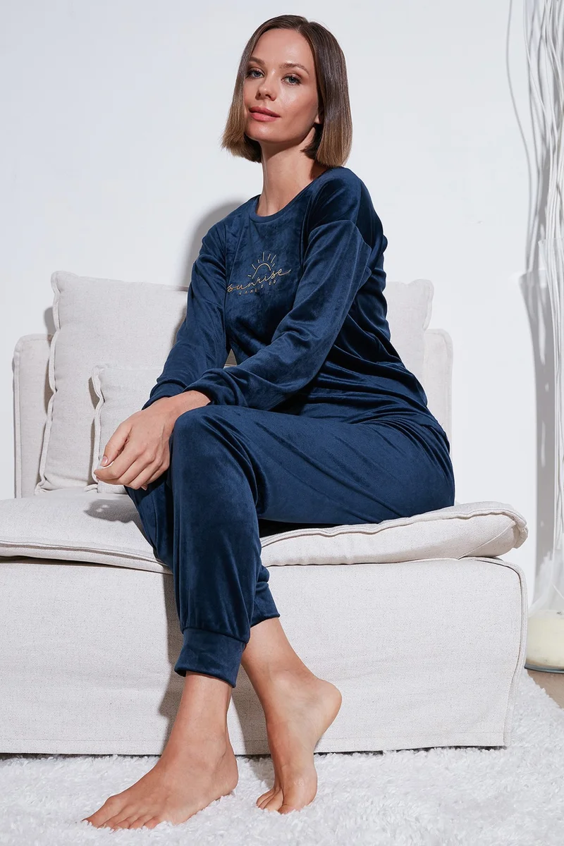 Lela Standard Fit Crew Neck Soft Velvet Pajama Set Women's Pajama Set 6094201