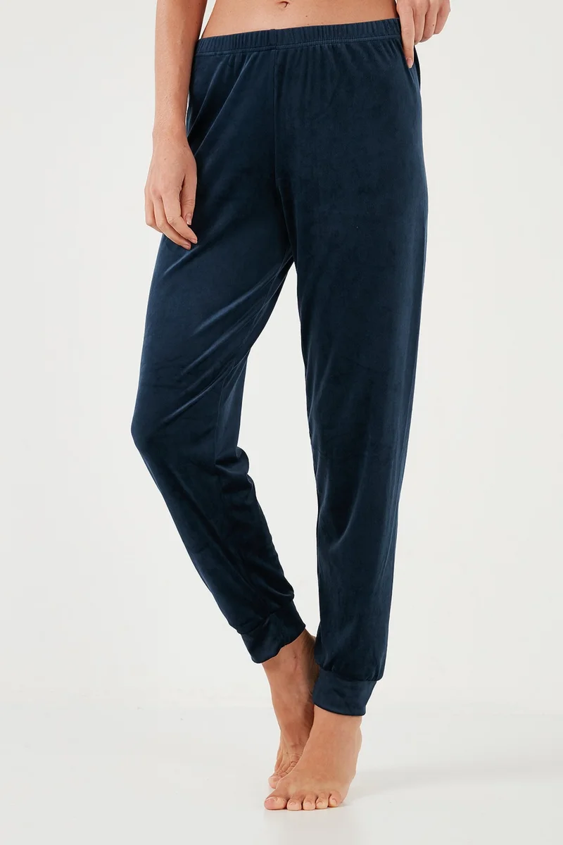 Lela Standard Fit Crew Neck Soft Velvet Pajama Set Women's Pajama Set 6094201