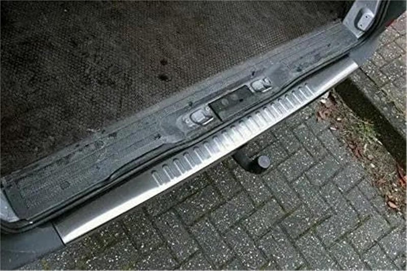 Vuzmode Stainless Steel Rear Bumper Protector for Mercedes VITO VIANO - Image 4