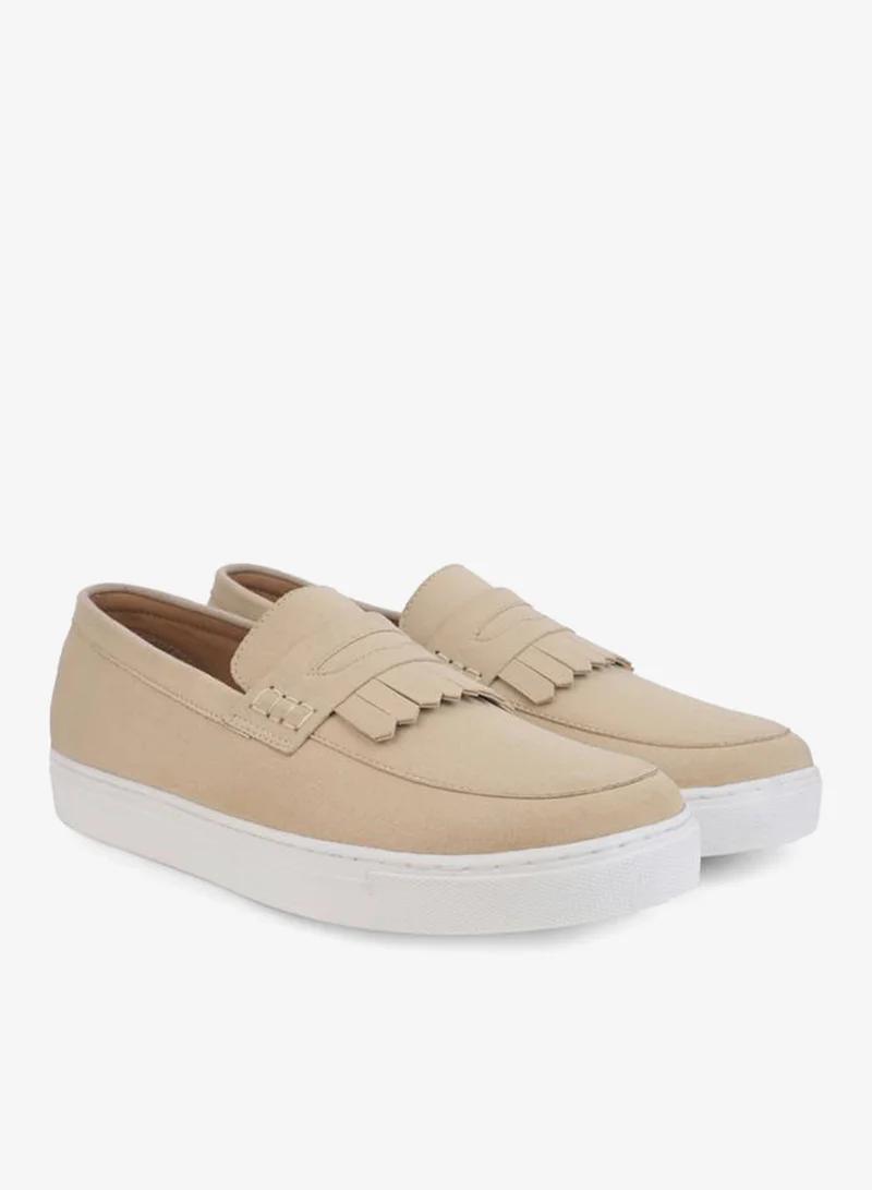 ستايلي حذاء كاجوال سويدي بتفاصيل شراشيب