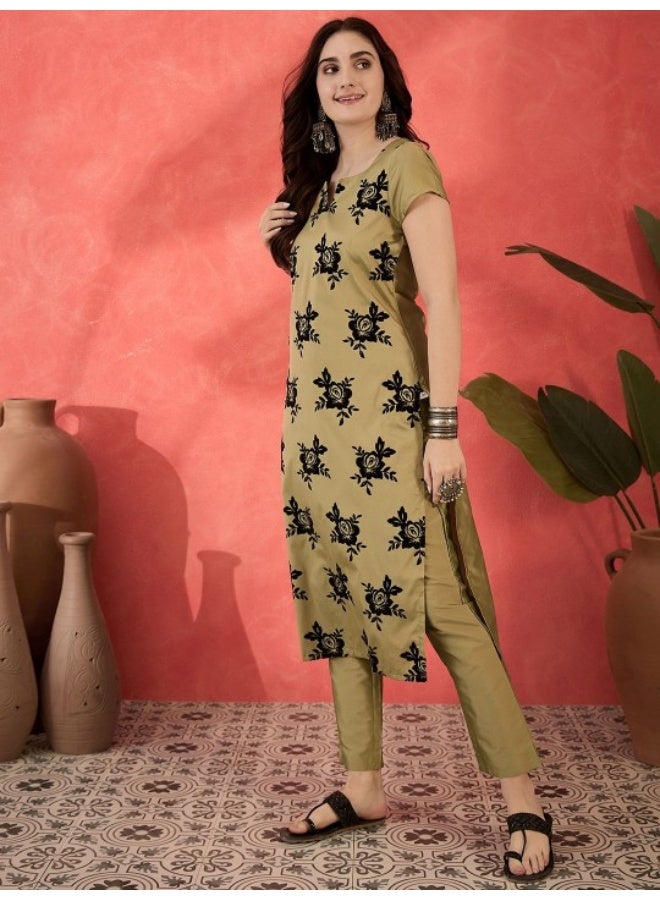 AKS Green Velvet Printe Silk Kurta Set - Image 4