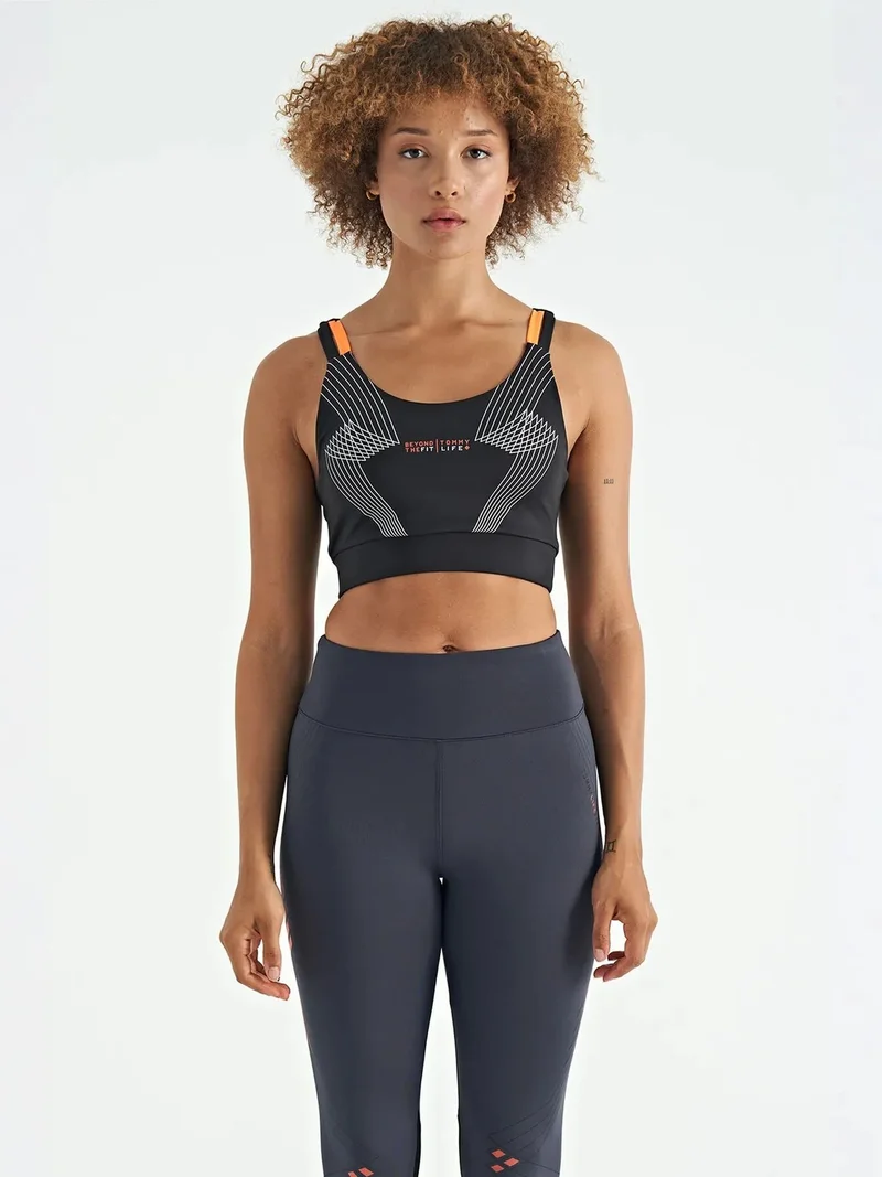 تومي لايف TOMMY Fitted Crop Sleeveless Sports Top