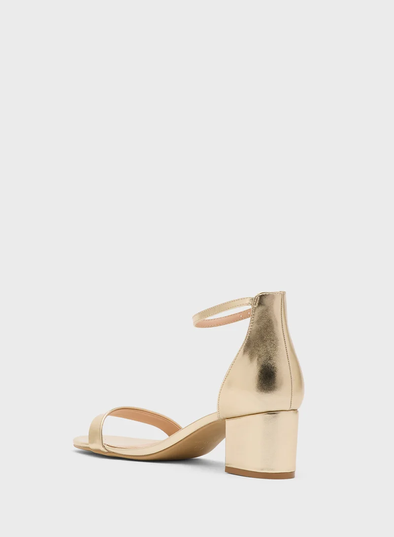 ترافل من نمشي Low Heeled Sandal