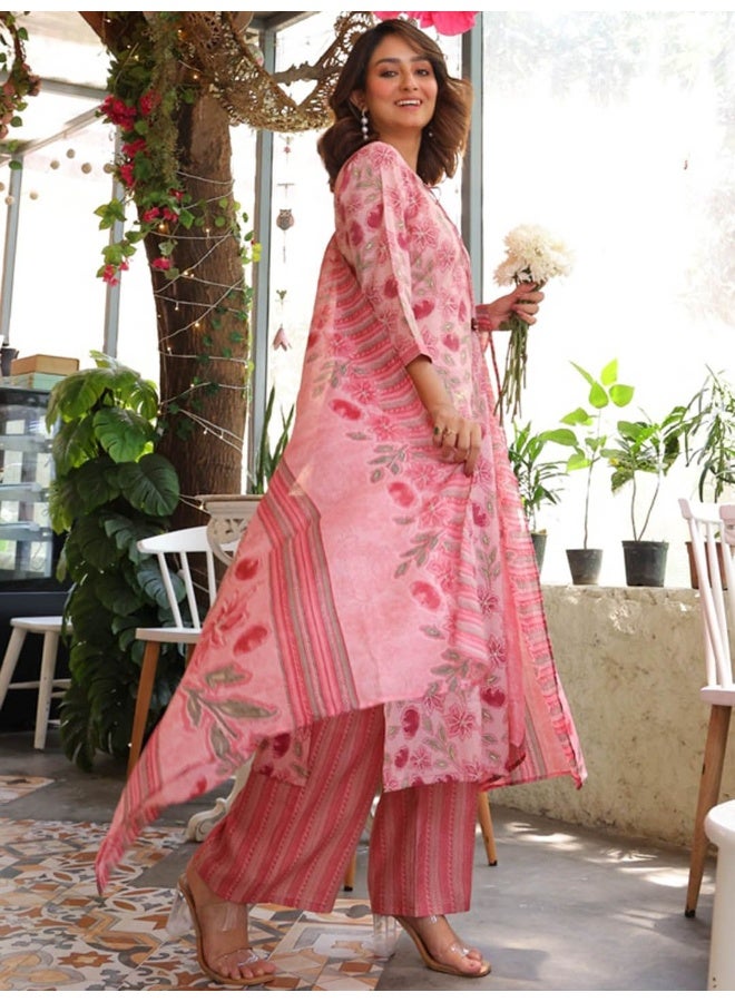 AKS Couture Floral Printed Keyhole Neck Three-Quarter Sleeves Kurta Set - Image 3