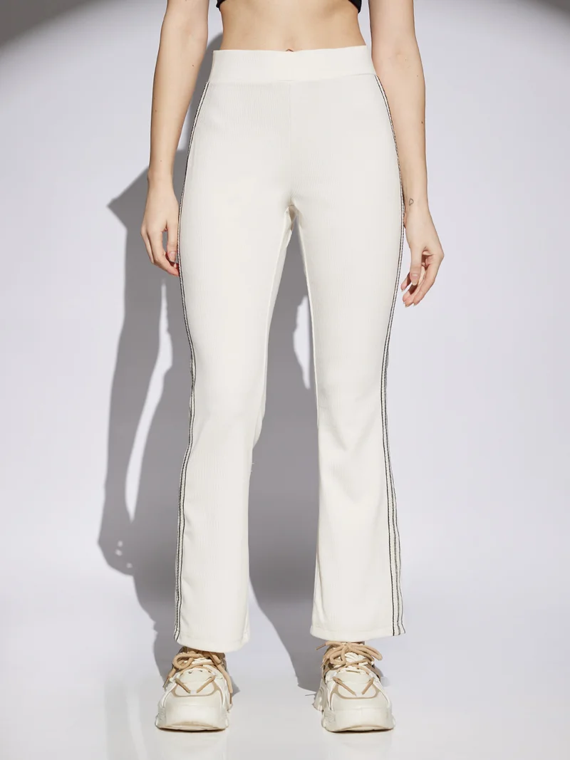 جلو باص Women Off White Side Striped Mid Rise Stretchable Ribbed Activewear Trousers