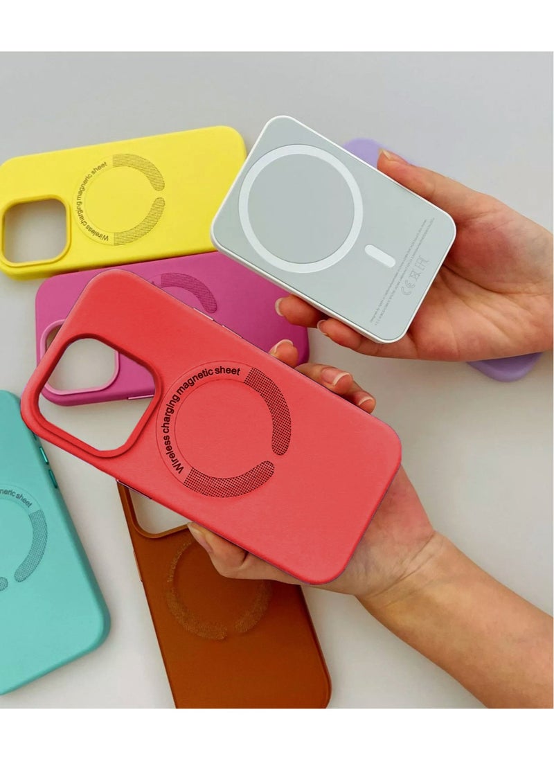 Techie - غطاء خلفي من Techie Soft Smooth Silicone MagSafe ببطانة من الألياف الدقيقة من الجانب الداخلي لهاتف Apple iPhone 15 Plus - أحمر - Image 1