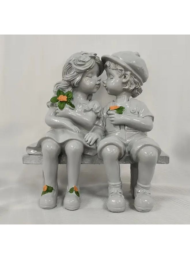 Romantic First Kiss Garden Statue Boys And Girls Sitting On Stools Durable Resin Outdoor Indoor Sculpture - Image 1