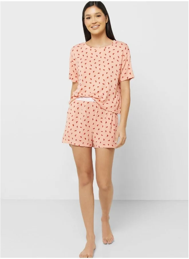 Isla & Evie Crew Neck Graphic Detail T-Shirt
