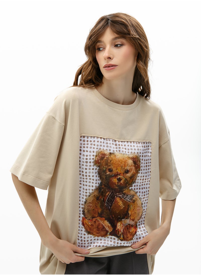 Artograph Women oversize premium cotton beige T-shirt with artist unique painting Bear  - Image 4