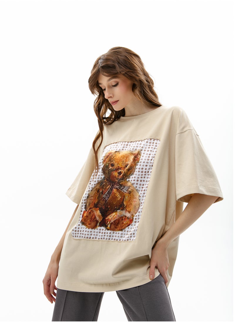 Artograph Women oversize premium cotton beige T-shirt with artist unique painting Bear  - Image 5