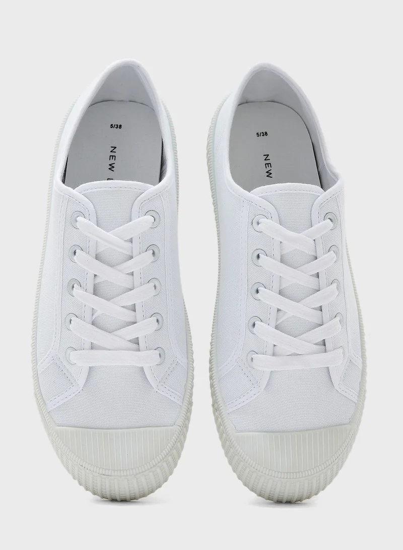NEW LOOK Morello Wide Fit Canvas Low Top Sneakers