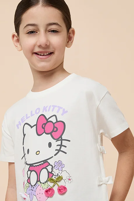 أر أند بي Hello Kitty Print T-Shirt with Crew  Neck and Short  Sleeves