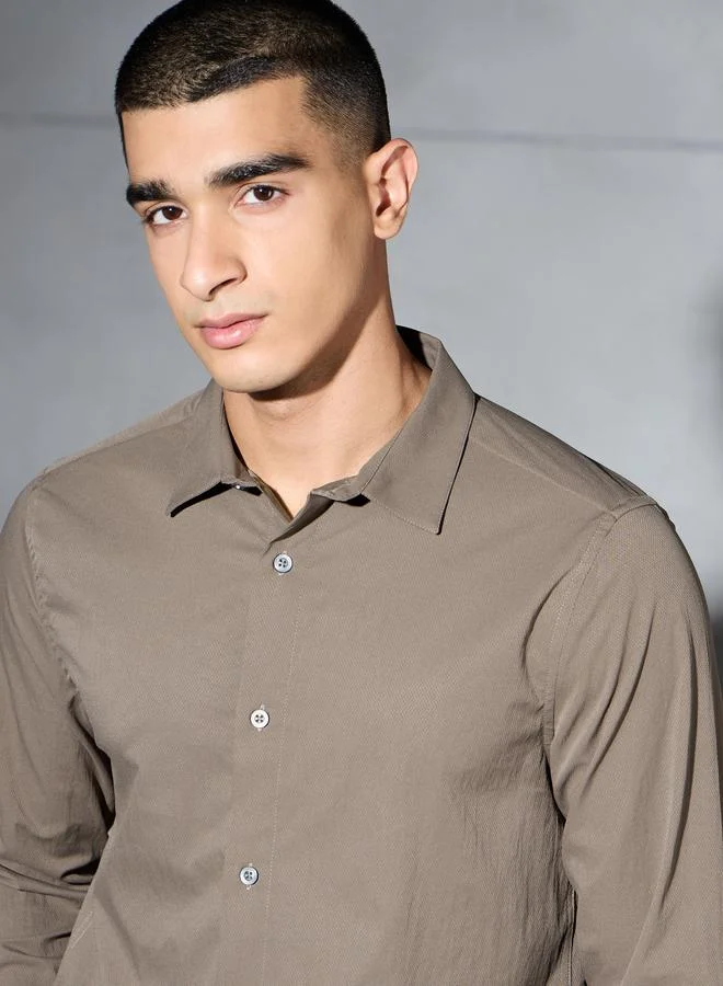 تكنوسبورت Technosport Men Solid Slim Fit Spread Collar Shirt