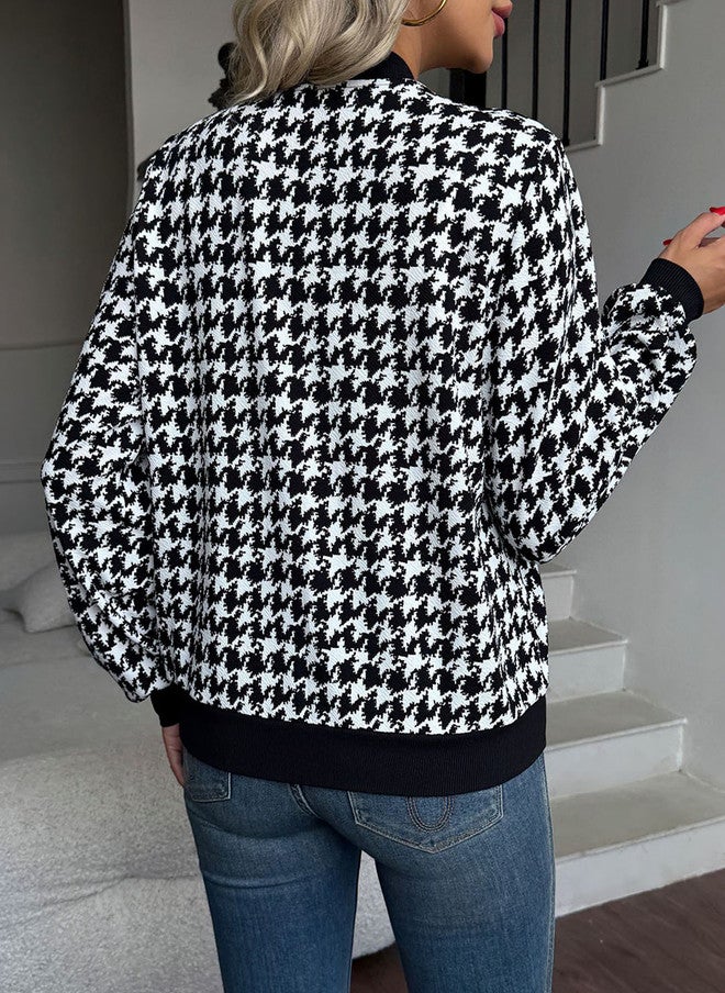 YUNIQEE Black Abstract Printed Denim Jacket for Women - Image 3