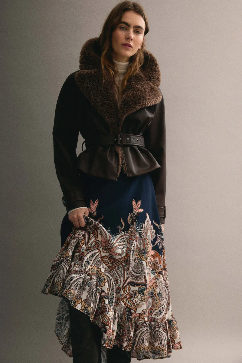 اتش اند ام تنورة ماكسي بحواف مكشكشه