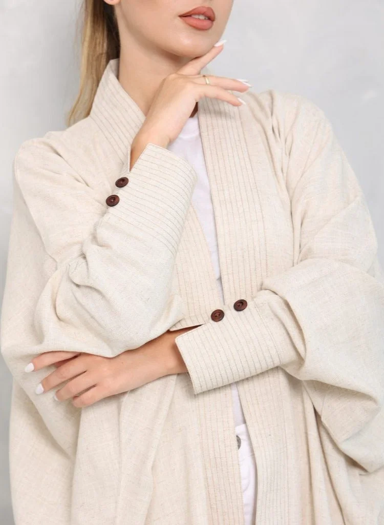 نيكياس عباية بشت من الكتان مع تطريز على الأكمام والجزء الأمامي