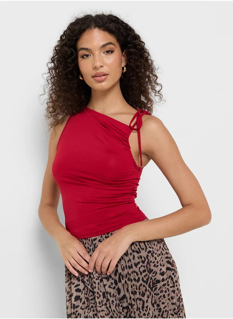 جينجر Assymetric Shoulder Tie Up Detail Top