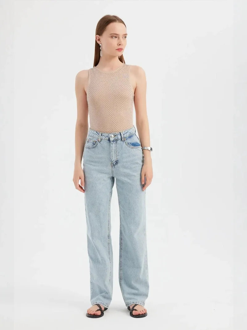 زوبعة بودي سوت بياقة دائرية ديامانتي