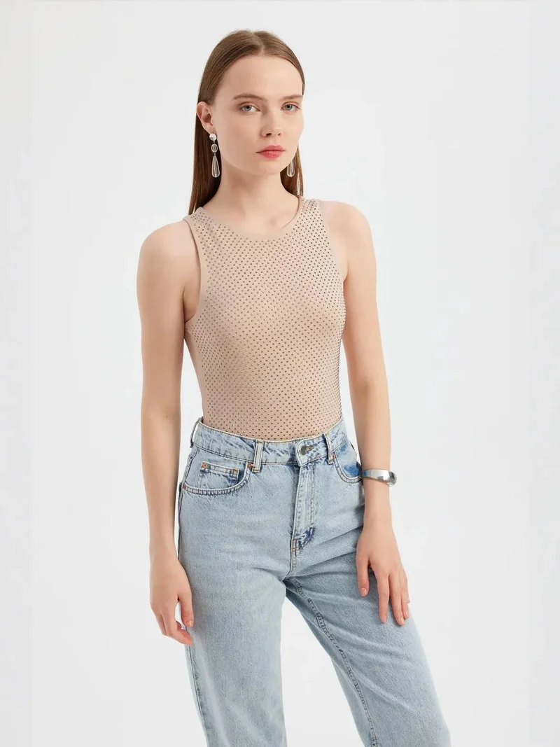 زوبعة بودي سوت بياقة دائرية ديامانتي