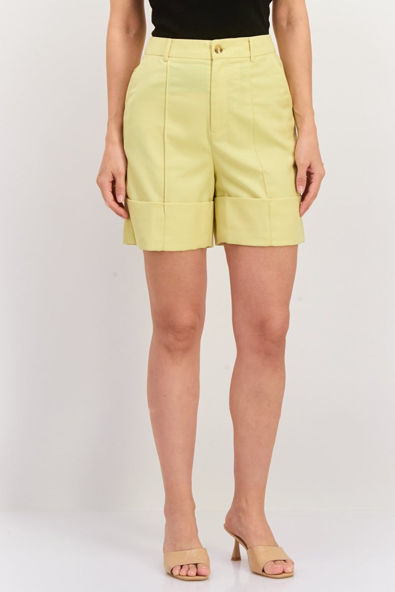 ONLY شورتات أساسية بسيطة للنساء، أصفر - Image 1