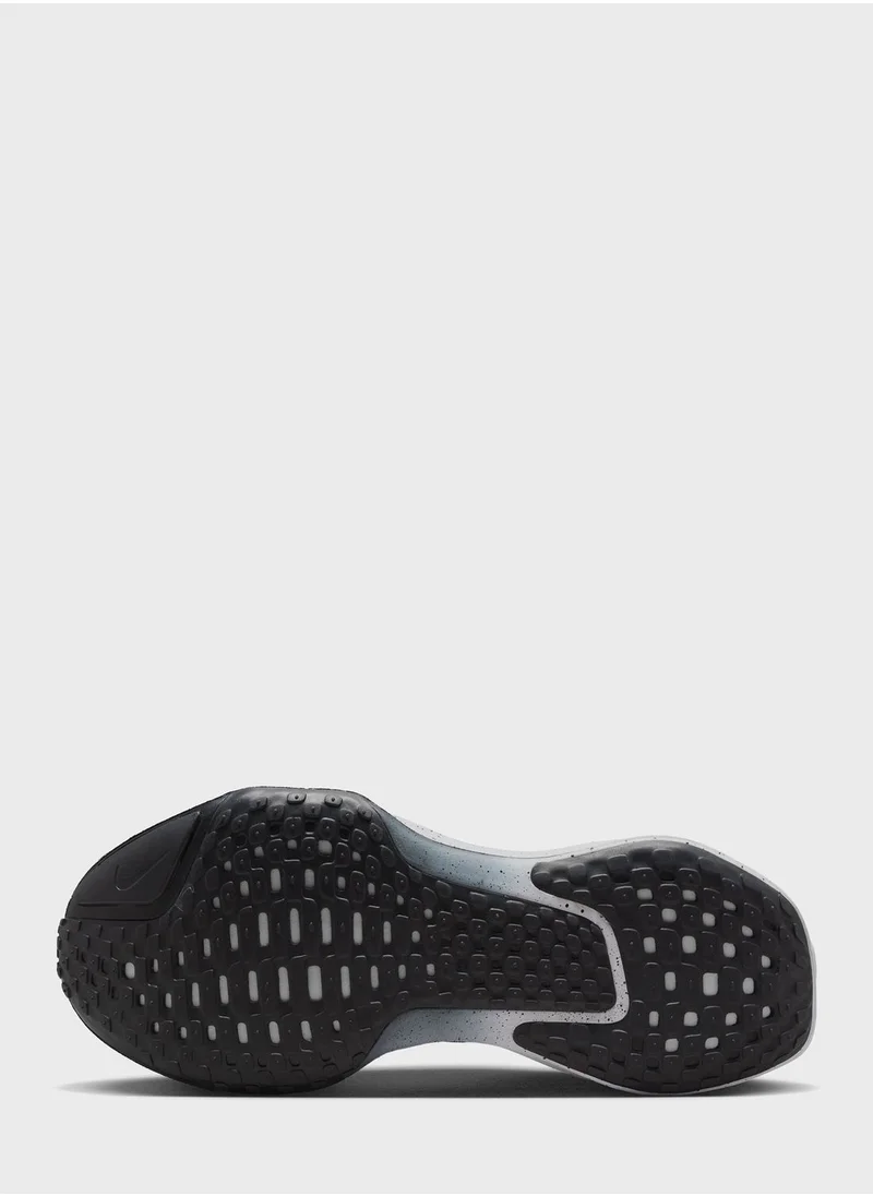 نايكي تشغيل Zoomx الذي لا يقهر 3