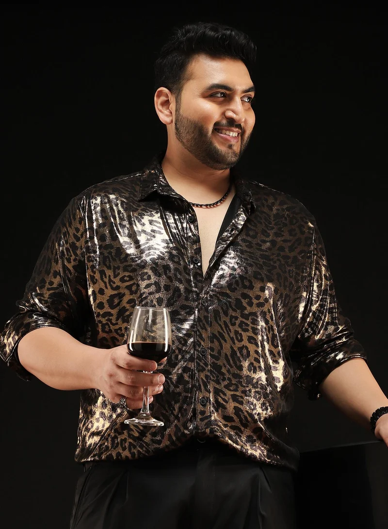 انستافاب بلس Instafab Plus Men's Antique Gold Metallic-Cheetah Velvet Shirt | Spread Collar , Long Cuffed Sleeves , Button Closure , Curved Hemline | Animal-Print Velvet Polyester Blend For Evening & Party Wear