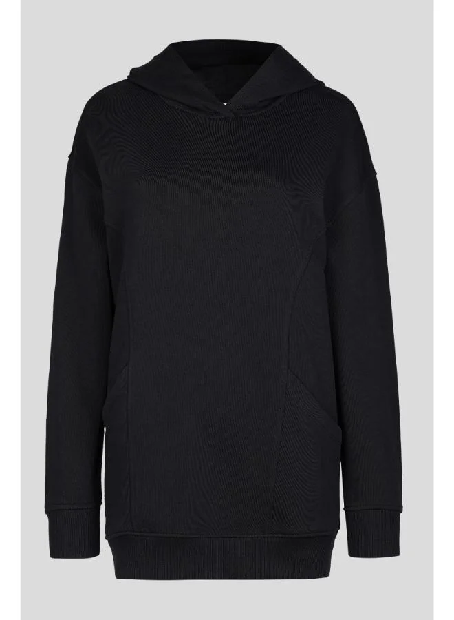 نسيسيرا Midnight Black Oversized Hoodie