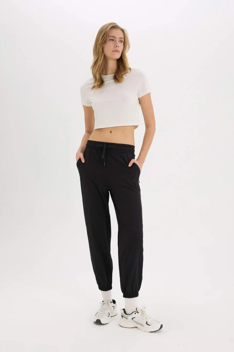 Standard Fit Double Pocket Woven Trousers