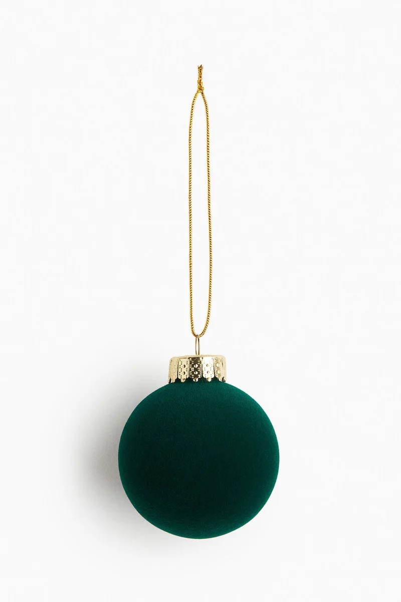 اتش اند ام زينة شجرة الميلاد