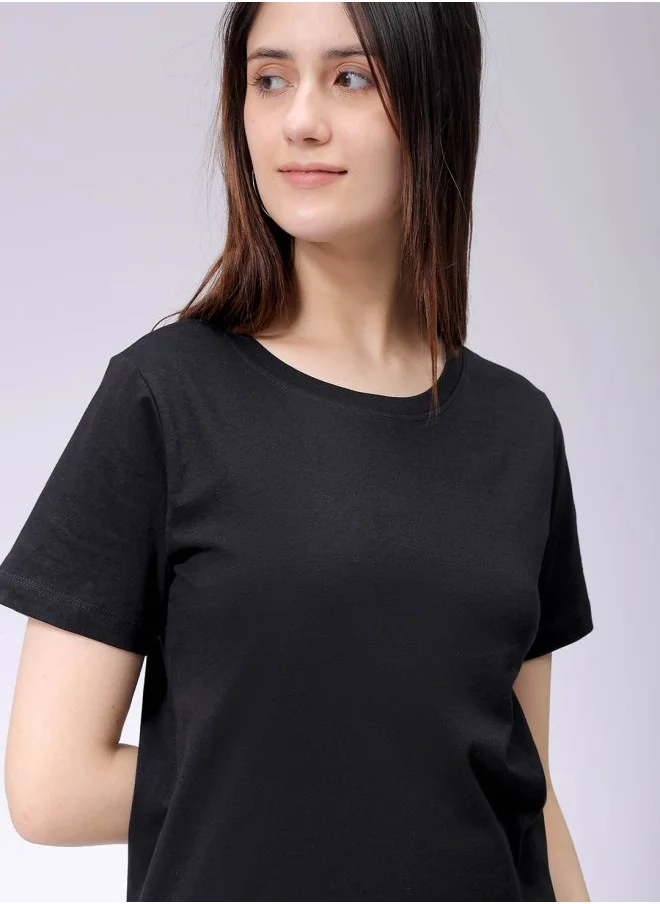 مرفوعة Women Regular Black Solid Crew Neck Short Sleeve T-Shirt