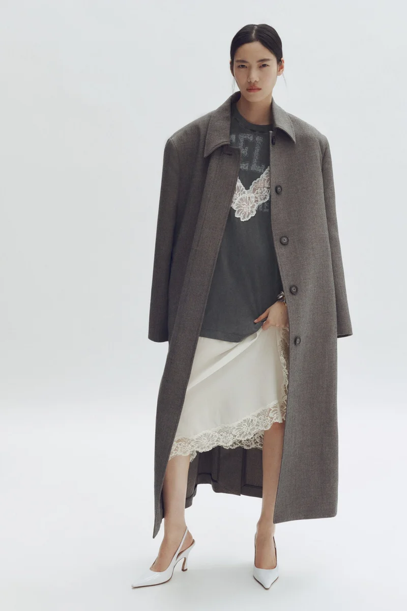 اتش اند ام فستان بتصميم تي-شيرت بحافة دانتيل