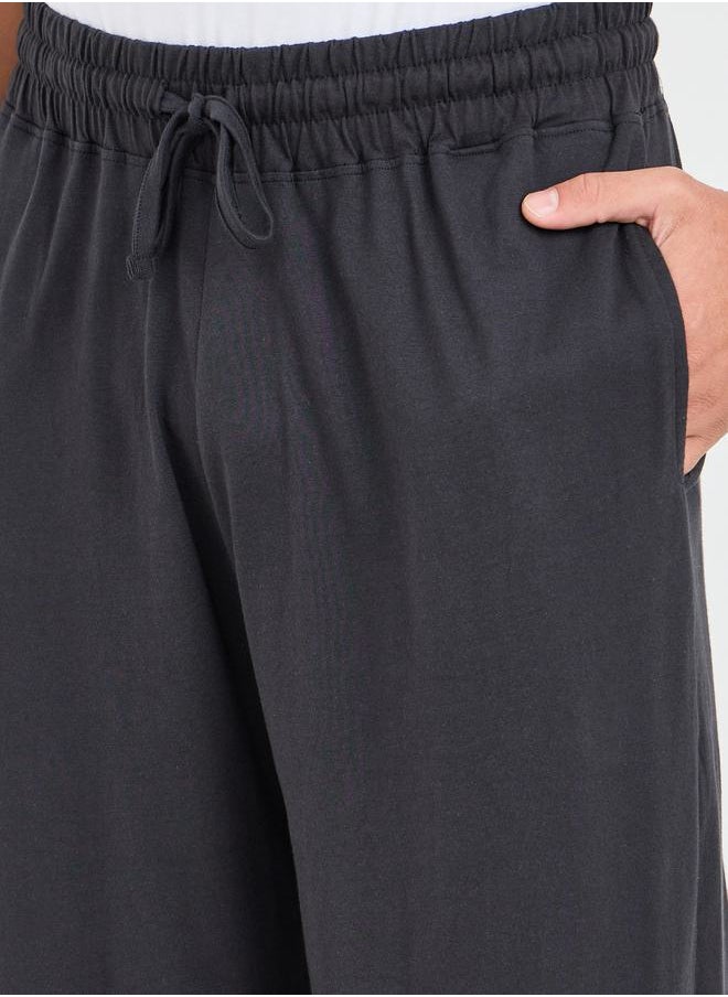 Styli بيجامة بساق واسعة وتفاصيل جيب وحزام خصر برباط  - Image 3