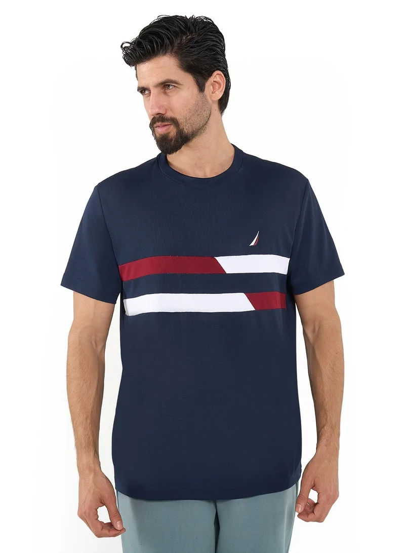 نوتيكا تيشيرت بياقة دائرية بقماش دراي-فيت مريح وخطوط متباينة