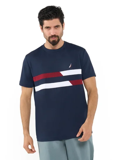 نوتيكا تيشيرت بياقة دائرية بقماش دراي-فيت مريح وخطوط متباينة